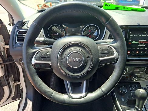 Used 2018 Jeep Compass Limited w/ Navigation Group AWD/4WD image 19