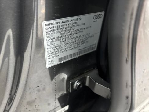 Used 2020 Audi Q8 Premium w/ Convenience Package image 28