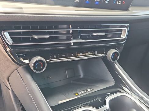 New 2026 Chevrolet Traverse LT FWD image 25
