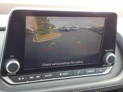 Used 2023 Nissan Rogue S AWD/4WD image 14