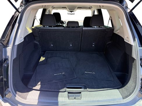 Used 2023 Nissan Rogue SV image 17
