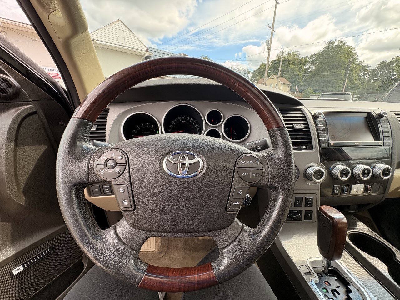 Used 2011 Toyota Sequoia Platinum AWD/4WD image 24