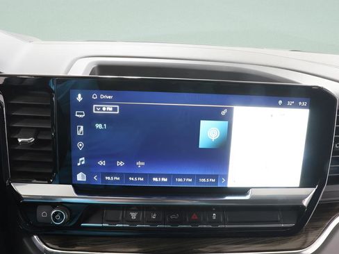 Used 2024 Chevrolet Silverado 3500 LT w/ Convenience Package image 10