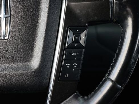 Used 2016 Lincoln Navigator Select RWD image 32