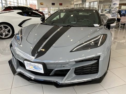 Used 2025 Chevrolet Corvette E-Ray w/ Stealth Interior Trim Package image 3