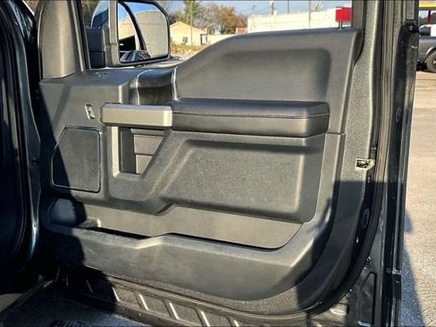 Used 2019 Ford F150 Platinum w/ Equipment Group 701A Luxury image 19