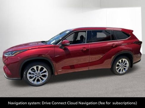 Certified 2026 Toyota Highlander Limited AWD/4WD image 3