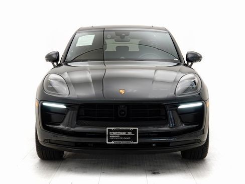 Used 2025 Porsche Macan image 32