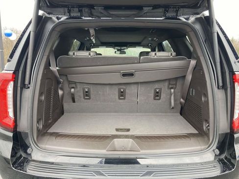 Used 2023 GMC Yukon SLT w/ Max Trailering Package image 14