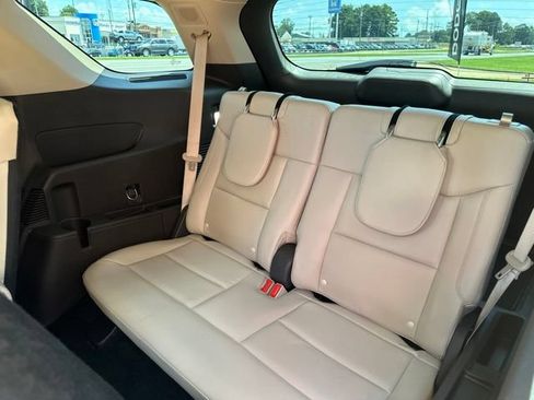 Used 2022 Ford Explorer Platinum w/ Equipment Group 601A AWD/4WD image 29