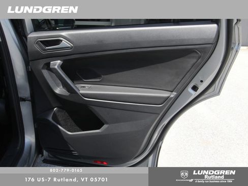 Used 2021 Volkswagen Tiguan SE AWD/4WD image 18