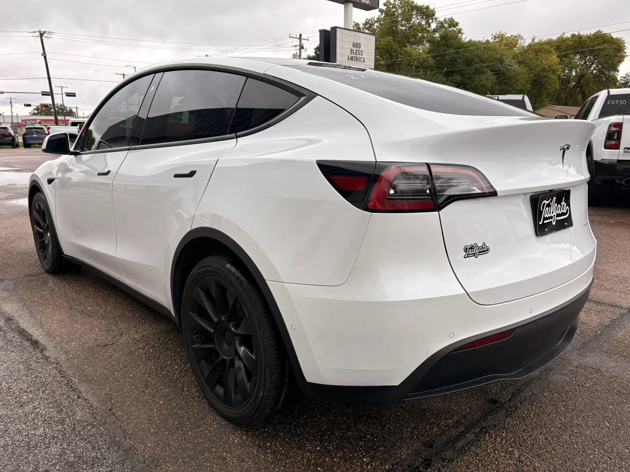 Used 2022 Tesla Model Y Long Range AWD/4WD image 5