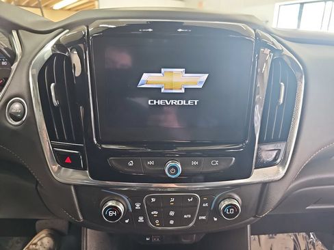 Used 2023 Chevrolet Traverse LT w/ LT Premium Package AWD/4WD image 21