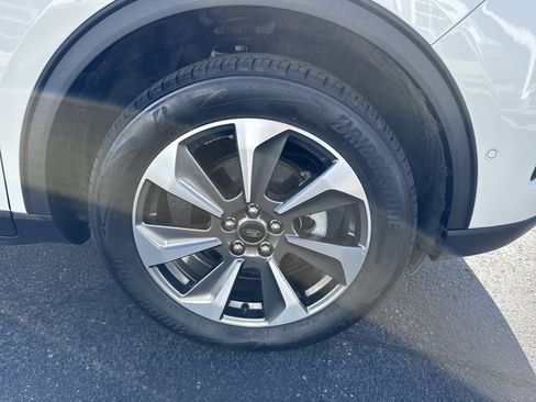 Used 2024 Ford Escape Platinum w/ Premium Technology Package image 6