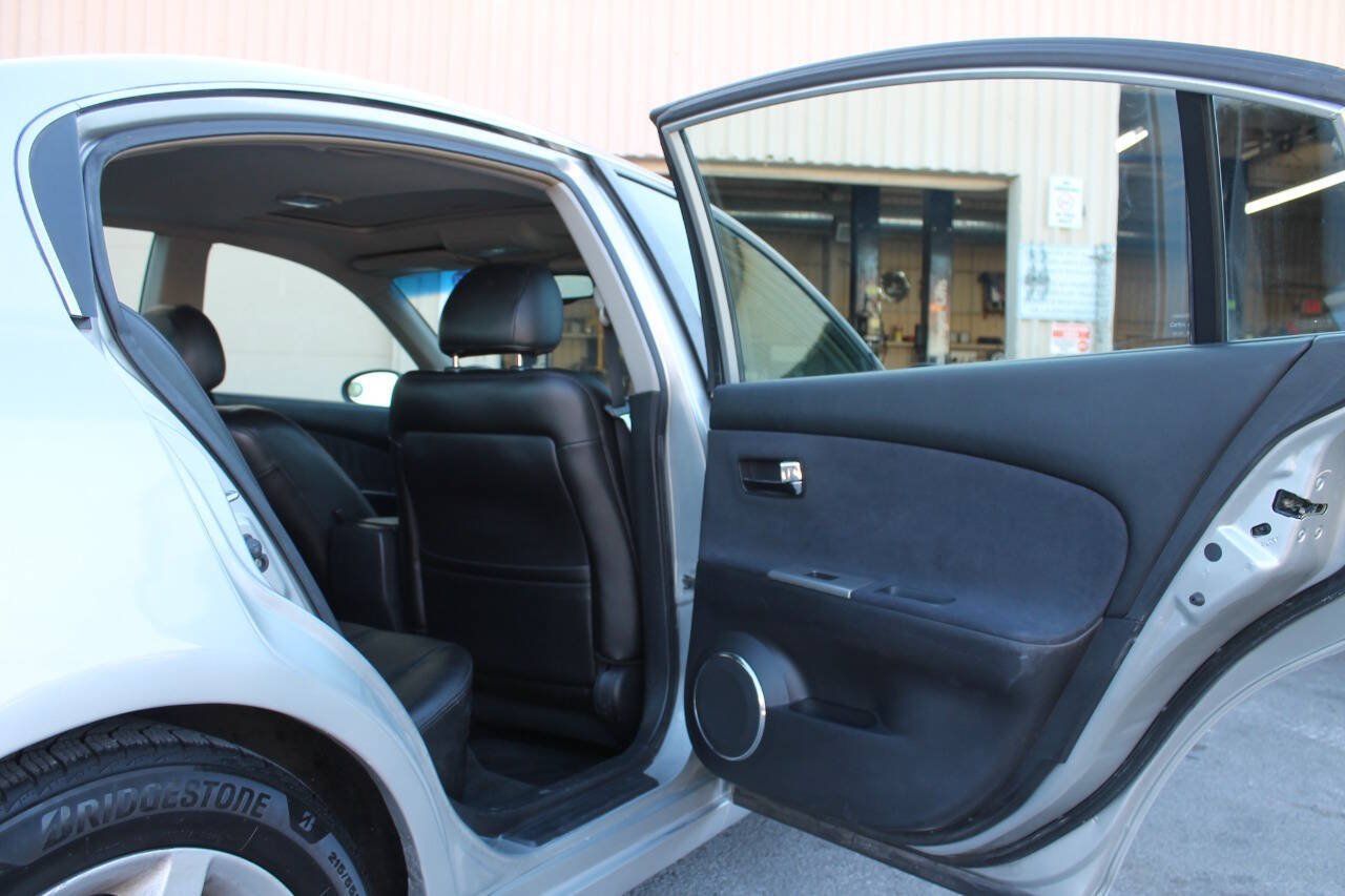 Used 2005 Nissan Altima 3.5 SE w/ (X02) Navigation Pkg FWD image 16