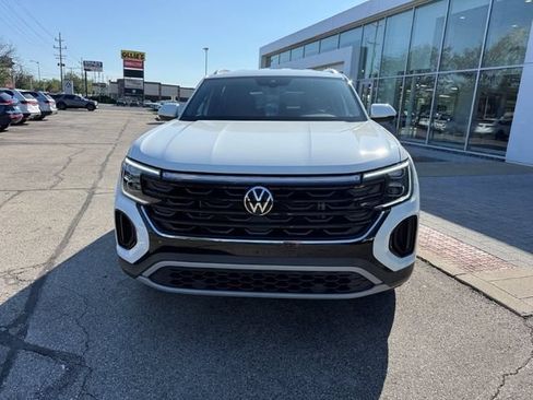 Certified 2024 Volkswagen Atlas Cross Sport SE AWD/4WD image 2