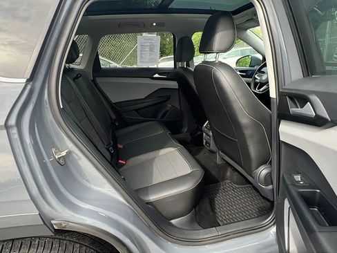 Used 2022 Volkswagen Taos SE image 28