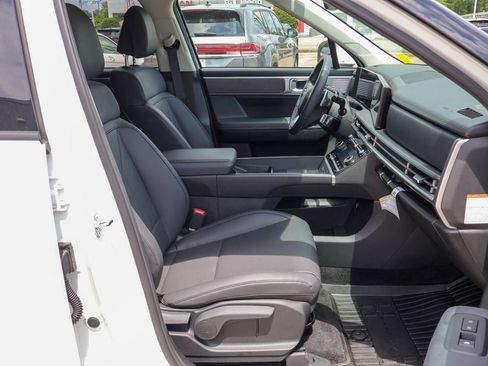 Used 2026 Hyundai Santa Fe SEL FWD image 8