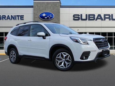 Used 2023 Subaru Forester Premium image 4