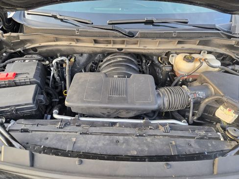 Used 2024 Chevrolet Suburban LT image 35