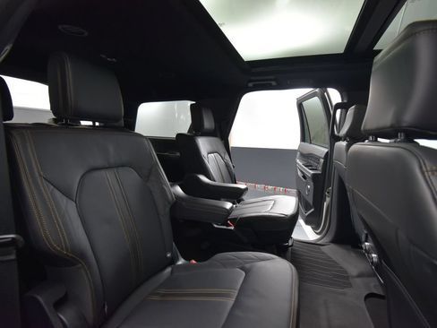 Used 2024 Ford Expedition Platinum AWD/4WD image 46
