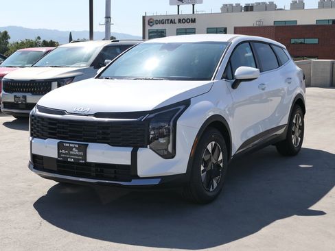 New 2026 Kia Sportage LX image 6