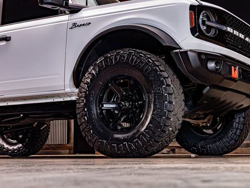 Used 2023 Ford Bronco Wildtrak image 16