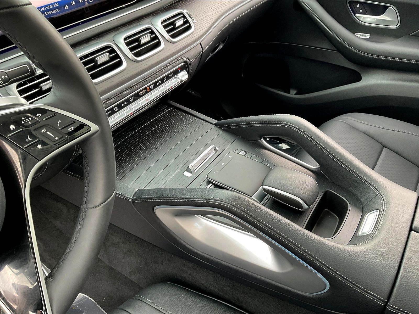 Certified 2024 Mercedes-Benz GLE 450 4MATIC image 18