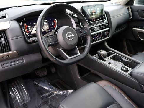 Certified 2023 Nissan Pathfinder Platinum AWD/4WD image 19