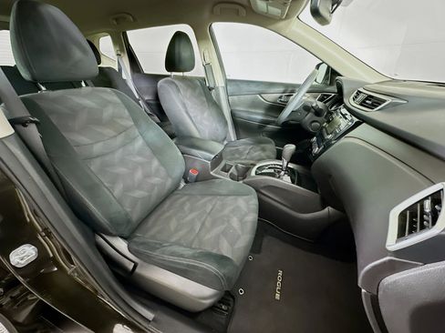 Used 2015 Nissan Rogue SV w/ SV Family Package FWD image 29
