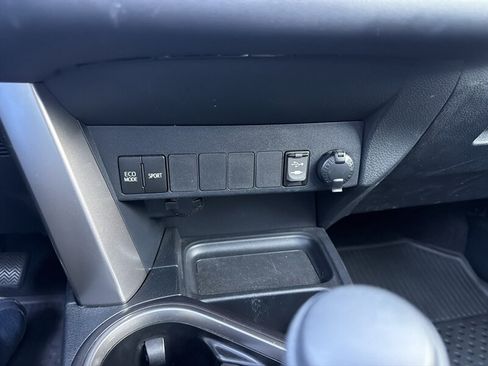 Used 2018 Toyota RAV4 XLE w/ All Weather Liner Package FWD image 21
