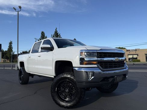 Used 2018 Chevrolet Silverado 1500 LT w/ LT Eassist Package AWD/4WD image 1