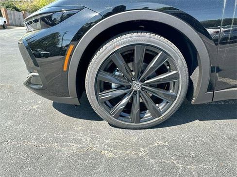 Certified 2025 Toyota Crown Nightshade image 11