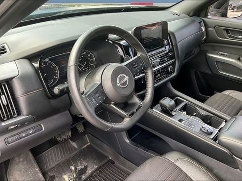 Used 2025 Nissan Pathfinder Rock Creek AWD/4WD image 17
