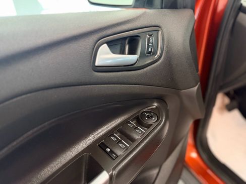 Used 2019 Ford Escape SEL image 14