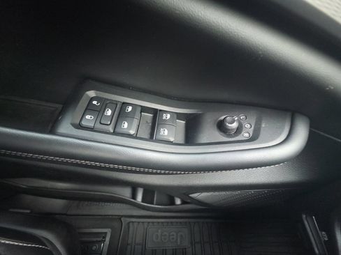 Used 2024 Jeep Grand Cherokee L Laredo RWD image 34