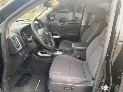 Used 2023 Nissan Frontier SV image 17