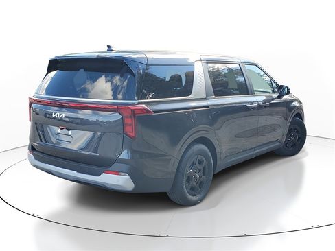 New 2026 Kia Carnival image 3