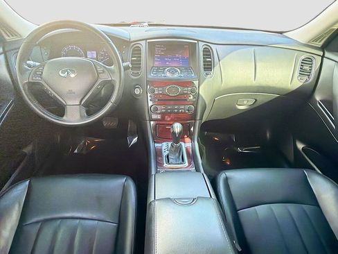 Used 2017 INFINITI QX50 Base w/ Deluxe Touring Package image 16