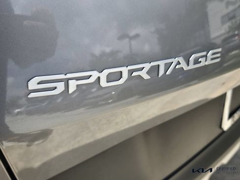 Certified 2025 Kia Sportage LX FWD image 15