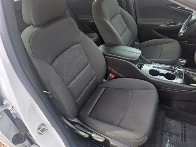 Used 2018 Chevrolet Malibu LT FWD image 10