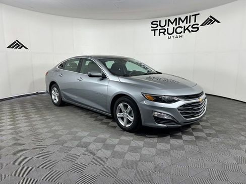 Used 2024 Chevrolet Malibu LT FWD image 2