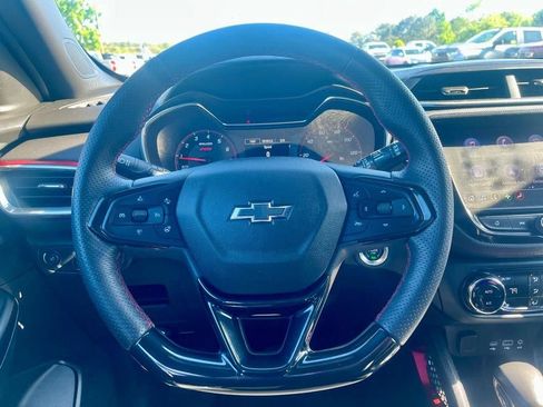 Used 2023 Chevrolet TrailBlazer RS w/ Convenience Package AWD/4WD image 18