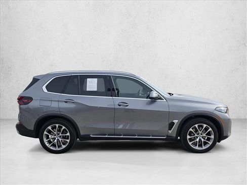 Used 2025 BMW X5 xDrive40i image 4