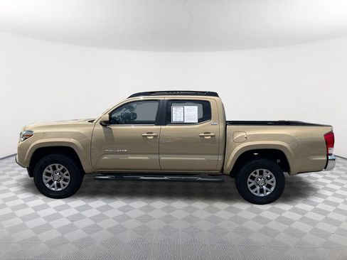 Used 2017 Toyota Tacoma SR5 w/ Tow Package RWD image 8