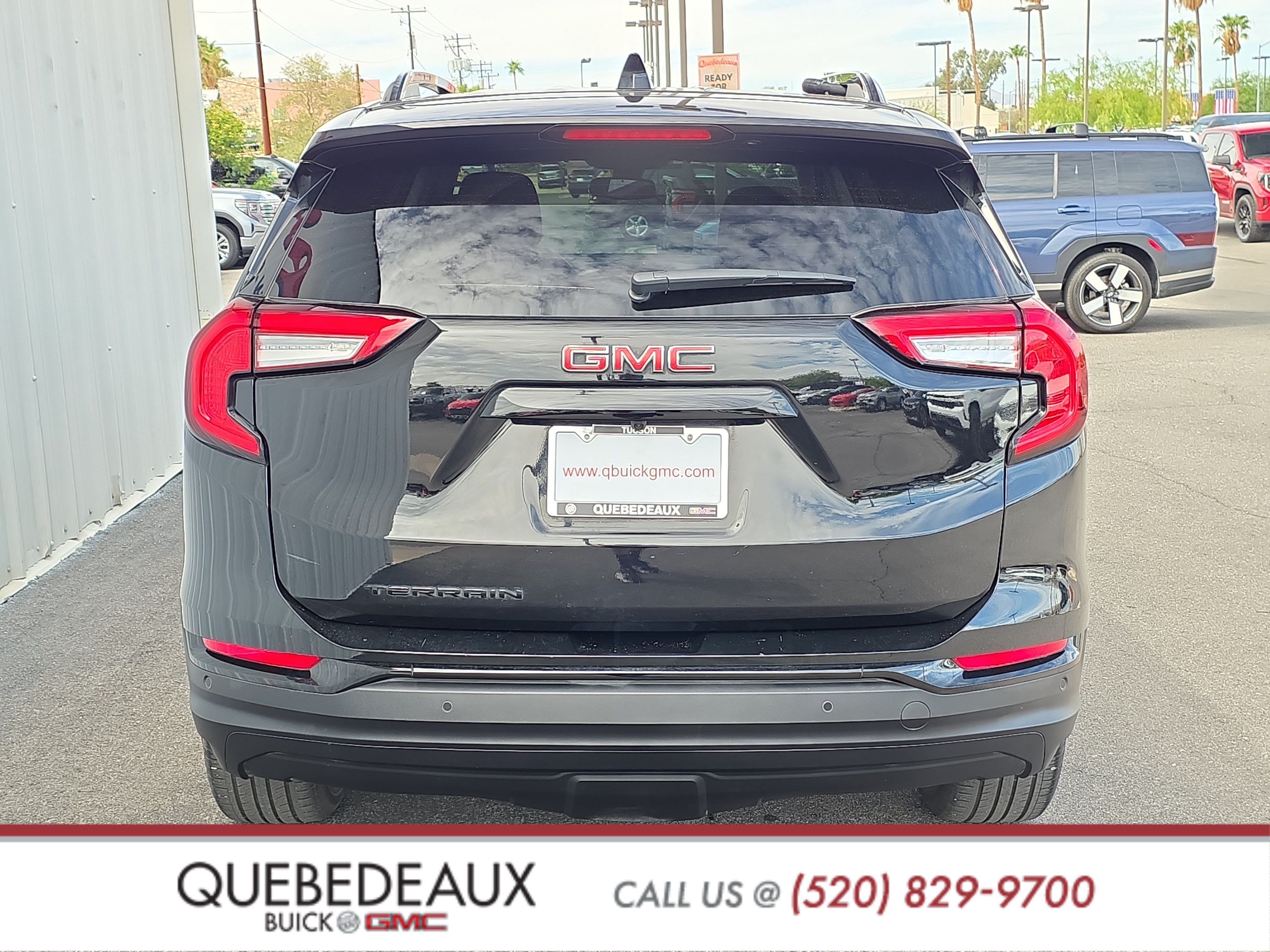 Used 2024 GMC Terrain SLE w/ Driver Convenience Package FWD image 6