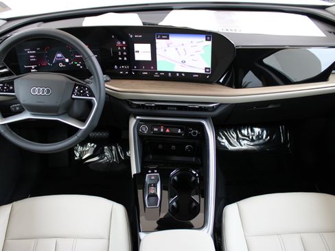 Certified 2025 Audi Q5 Premium w/ Convenience Package AWD/4WD image 26