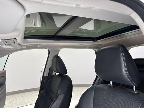 Used 2023 Nissan Rogue Platinum AWD/4WD image 2
