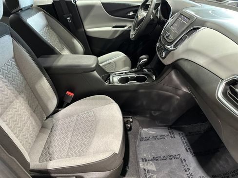 Certified 2022 Chevrolet Equinox LS w/ Driver Confidence II Package AWD/4WD image 18