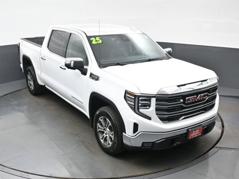 Used 2025 GMC Sierra 1500 SLT AWD/4WD image 39